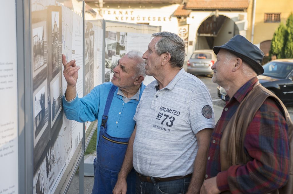 Fejet hajtunk minden hős katona előtt