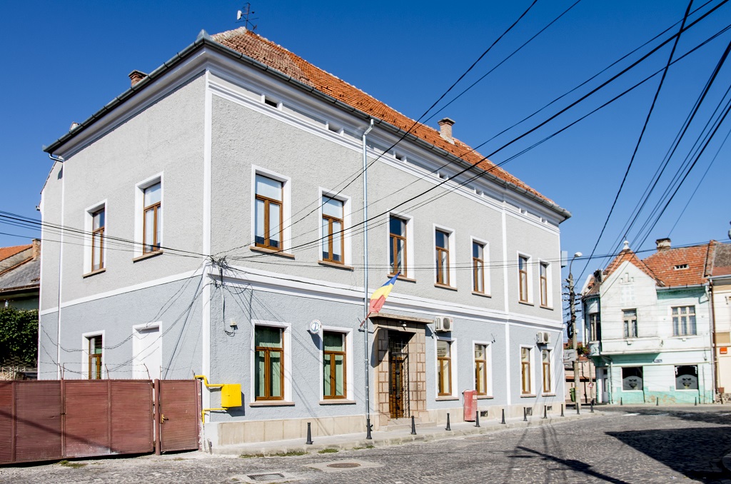 Se renovează clădirea poștei din Târgu Secuiesc