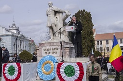 Erős nemzetként, egymás kezét fogva