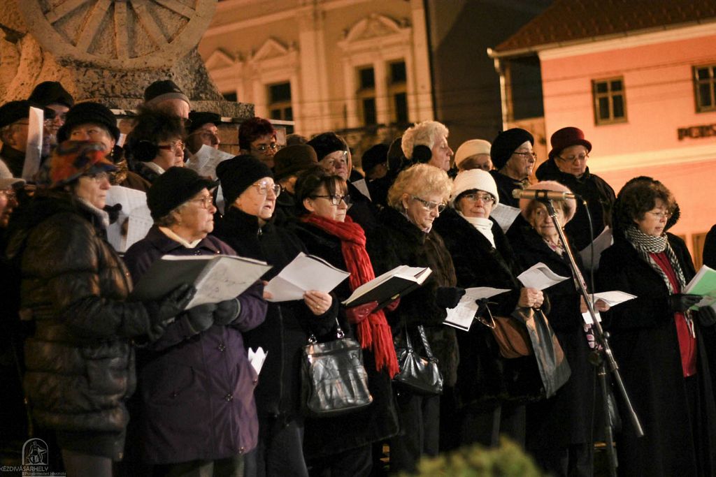 Az öröm gyertyája is lángra lobbant